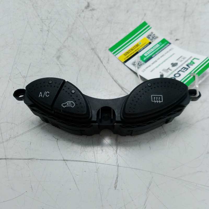 Interruttori pulsanti A/C sbrina lunotto Ford Focus MK1 1.8 TDDI 66 KW 1998-04 YS4T19A945BA