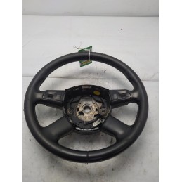 Volante con comandi e...