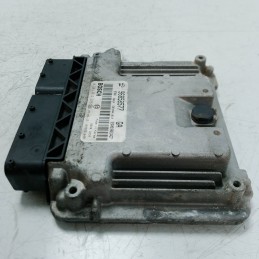 Centralina ECU controllo motore Chevrolet Captiva 2.0 VCDI 110 KW 2006-11 96858577