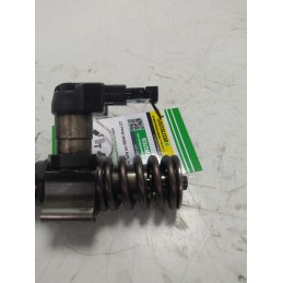 Iniettore carburante diesel VW Passat B6 3C 2.0 TDI 125 KW Variant 2005-12 03G130073T