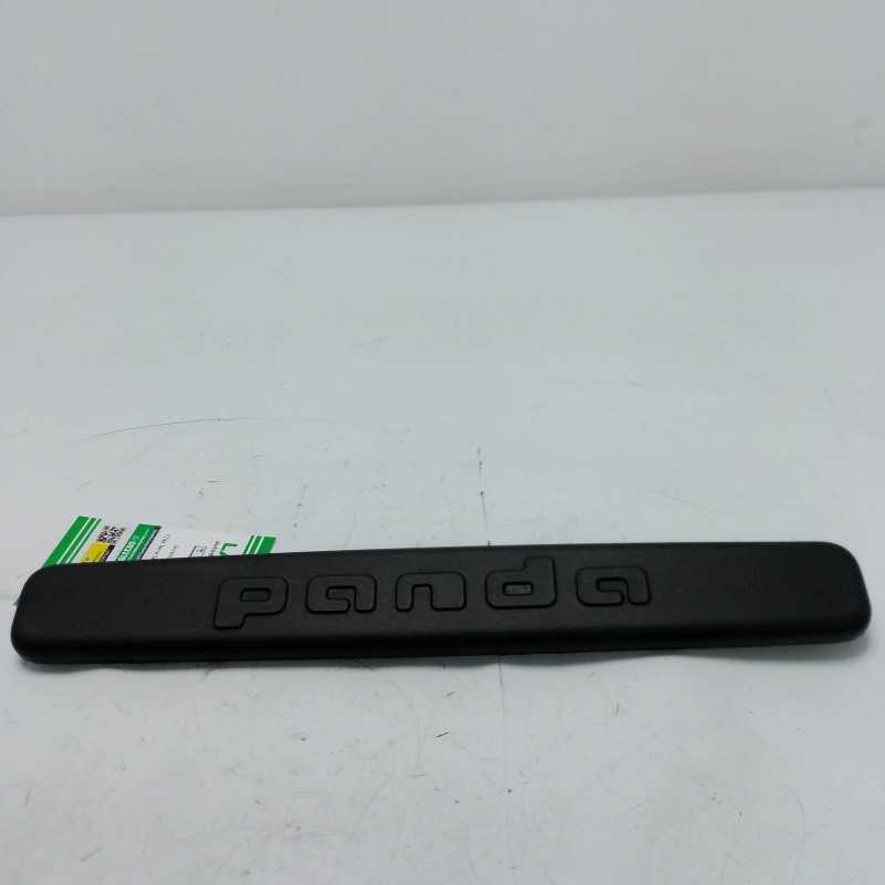 Modanatura scritta interna portellone Fiat Panda MK3 5P 1.2 GPL 51 KW 2012-24 735651943