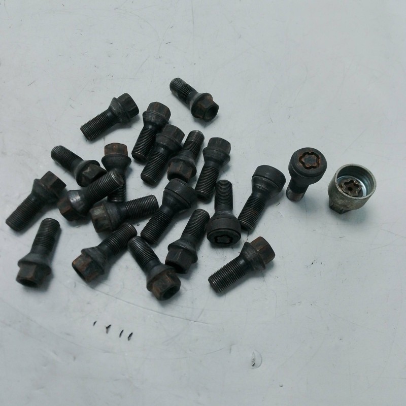 Bulloni ruote 16 + 4 antifurto con chiave BMW X5 E70 xDrive30d 2008 filettatura 14 mm lung 49,5 mm