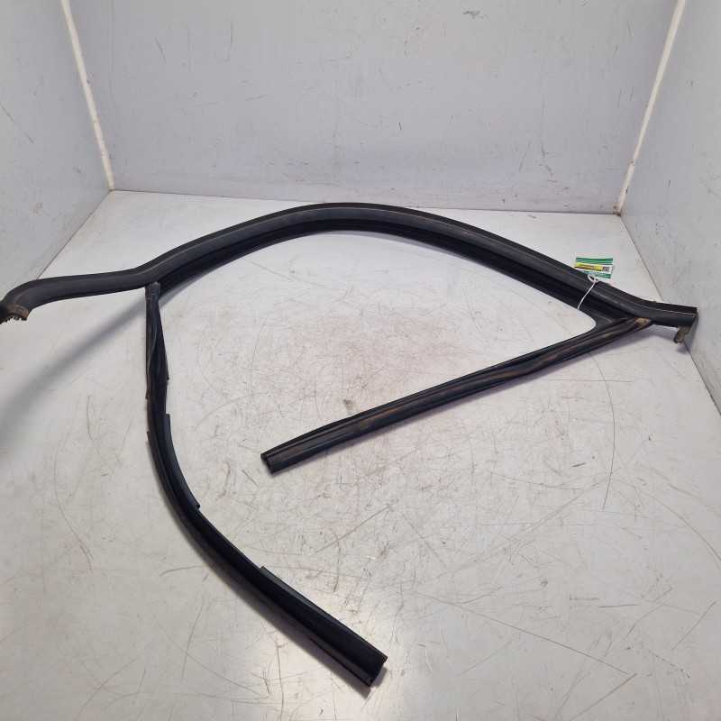 Guarnizione vetro portiera ant SX VW Tiguan 5N 1.4 TSI 2009 5N0837431E