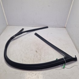 Guarnizione vetro portiera ant SX VW Tiguan 5N 1.4 TSI 2009 5N0837431E