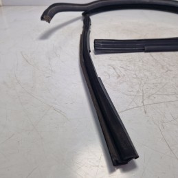 Guarnizione vetro portiera ant SX VW Tiguan 5N 1.4 TSI 2009 5N0837431E