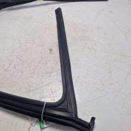 Guarnizione vetro portiera ant SX VW Tiguan 5N 1.4 TSI 2009 5N0837431E