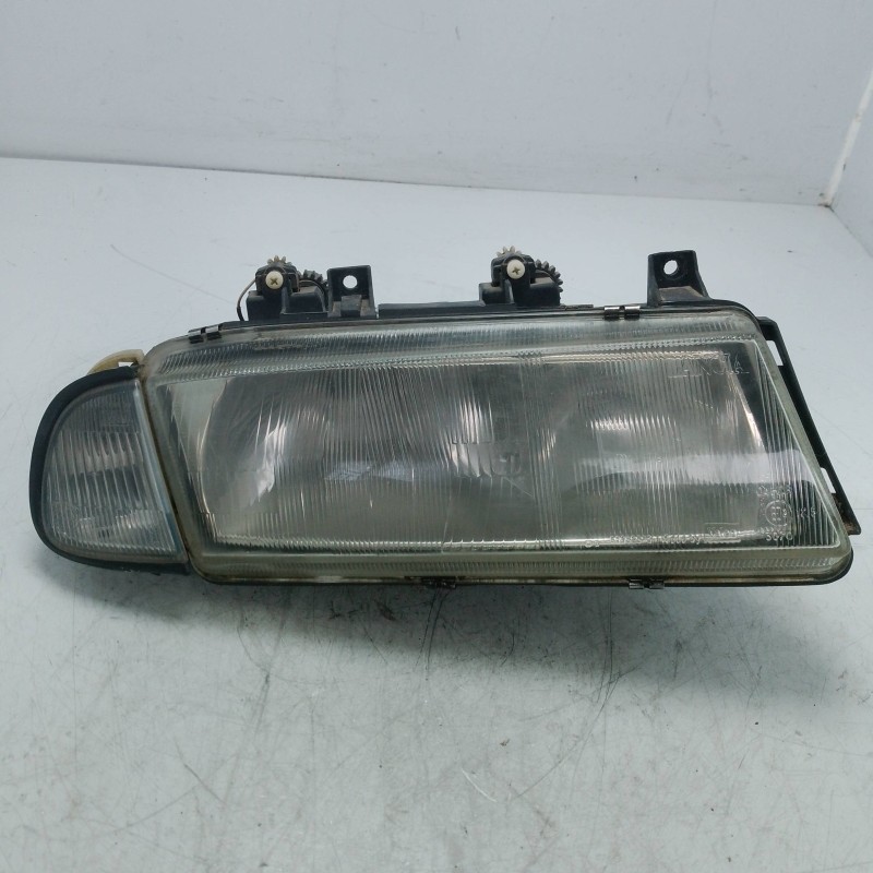 Faro fanale proiettore dx Lancia Delta II 836 1.6 I.E. 1993-01 88200433D modifica connettore lampada