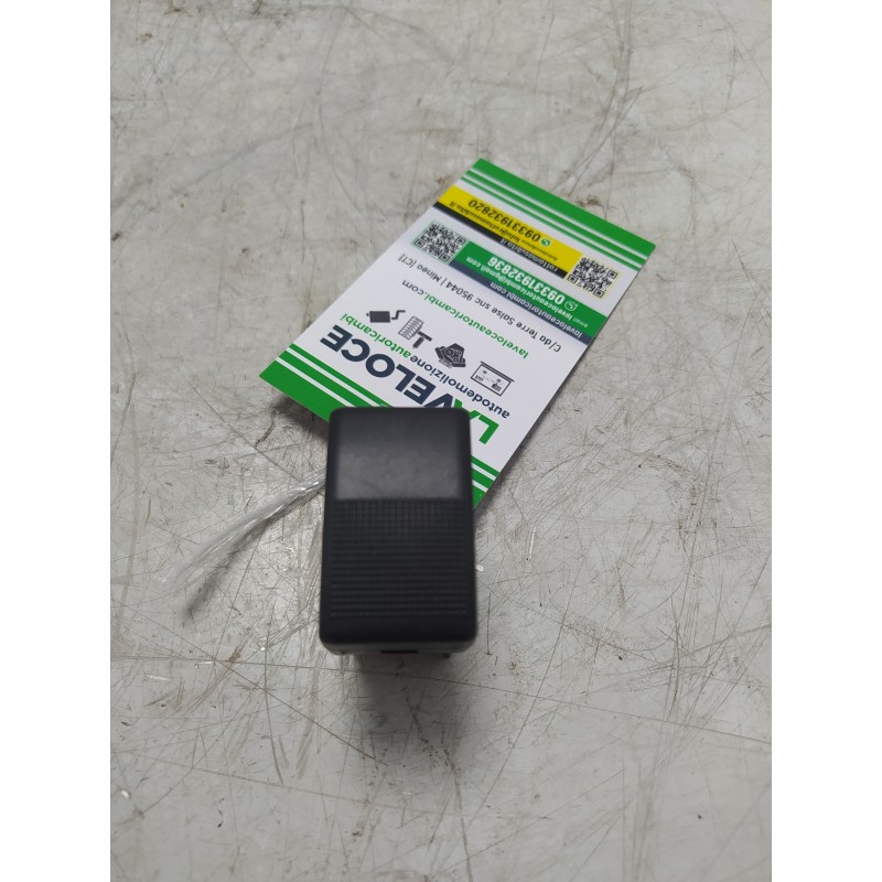 Tappo alloggio pulsante Mazda 5 MK1 2.0 CD 16V 105 KW 2005-10 DS759170