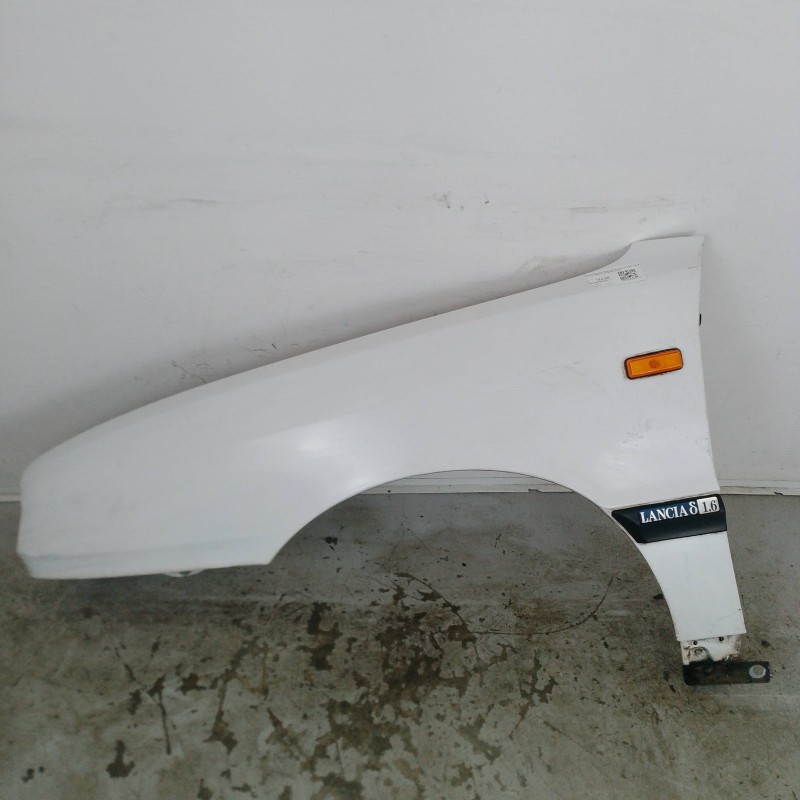 Fianchetto parafango ant SX Lancia Delta II 836 1.6 I.E. 1993-01 46446638 graffi