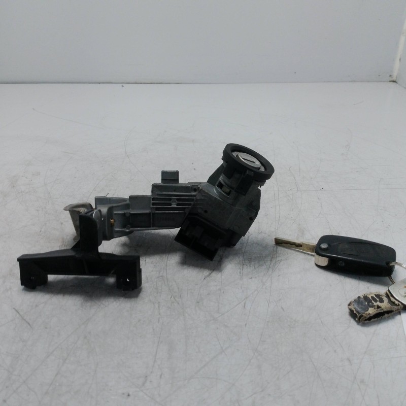 Blocchetto bloccasterzo accensione Fiat Grande Punto 199 3P 1.3 MJT 66 KW 2005-14 01098400 TRW con chiave