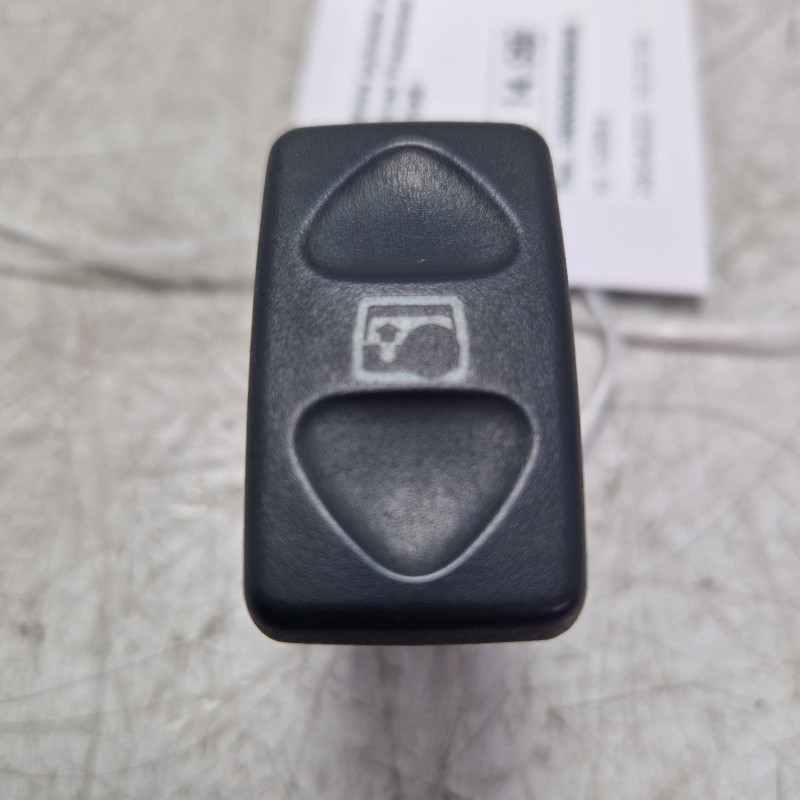 Interruttore pulsante alzavetro lunotto post Land Rover Freelander I LN L314 2.0TD4 2000 YUF101540