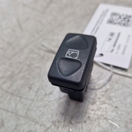 Interruttore pulsante alzavetro lunotto post Land Rover Freelander I LN L314 2.0TD4 2000 YUF101540