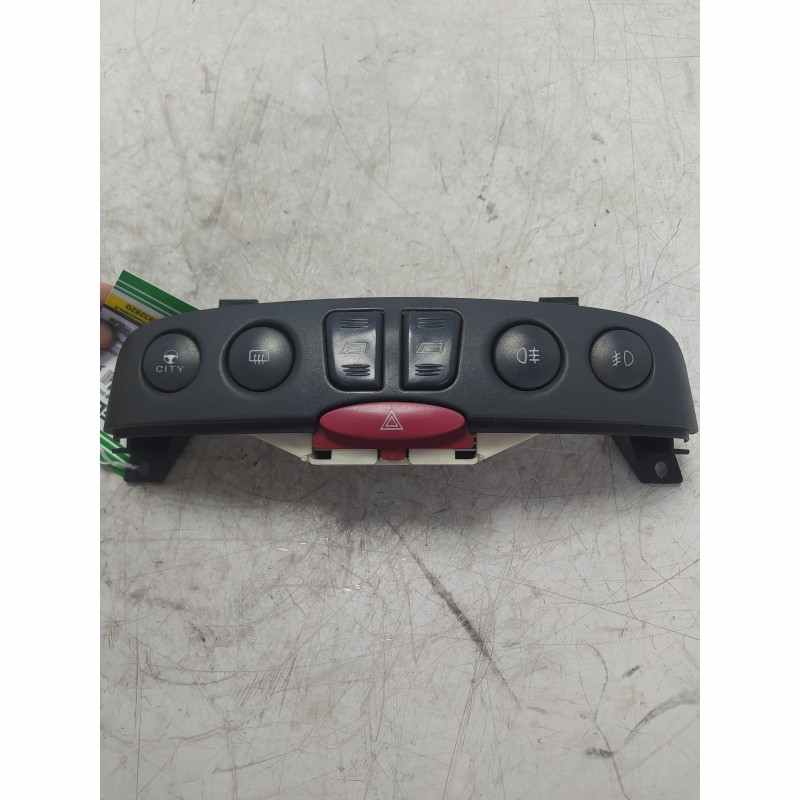 Pulsantiera alzacristalli Fiat Punto MK2 188 1.2 B 44 KW 1999-03 A223 pulsanti city fendinebbia