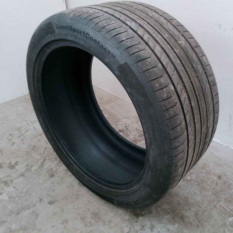 Gomma Continental Contisportcontact 325/35 ZR22 110Y DOT 1723 Mercedes GLE W166 2015-18 riparata al 45%
