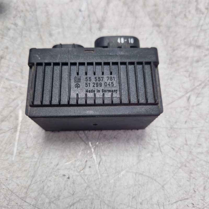 Centralina relè preriscaldamento candelette Opel Astra J MK4 5P 1.7 CDTI 81 KW 2009-15 55557761
