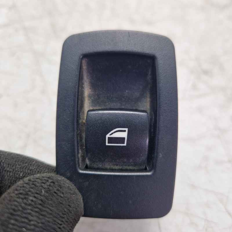 Pulsante interruttore alzavetro post DX BMW E81 Serie 1 116i 5P 85 KW 2007-11 6935534