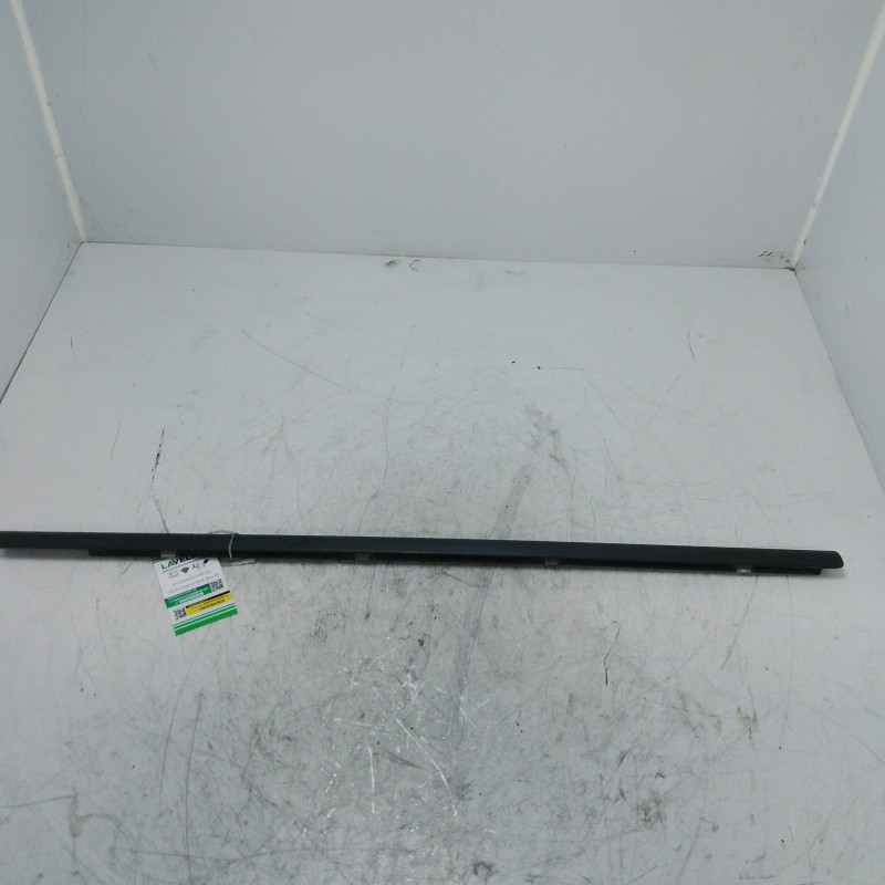 Raschiavetro esterno portiera ant DX Mercedes W203 Classe C 2000-07