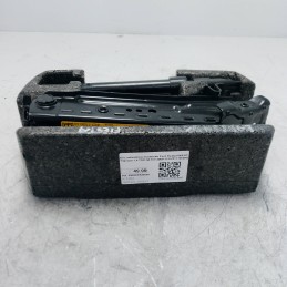 Cric sollevatore martinetto Ford Fiesta MK6 5P Titanium 1.4 TDCI 50 KW 2008-12 8V2117080AD