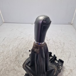 Leva cambio 5M Toyota Avensis MK2 SW 2.0 D-4D 85 KW 2003-08 cuffia e pomello usurati