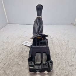 Leva cambio 5M Toyota Avensis MK2 SW 2.0 D-4D 85 KW 2003-08 cuffia e pomello usurati