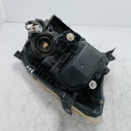 Faro fanale proiettore ant SX Toyota Avensis MK2 SW 2.0 D-4D 85 KW 2003-08 da lucidare un supporto danneggiato