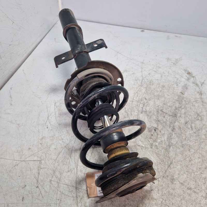 Ammortizzatore molla ant DX Renault Captur I H5 J5 1.5dCi 2016 543020638R parapolvere da sostituire