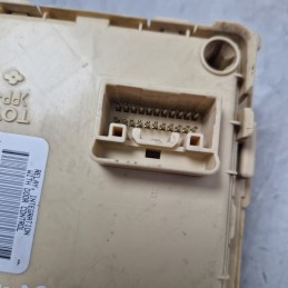 Centralina scatola porta fusibili Toyota Avensis MK2 SW 2.0 D-4D 85 KW 2003-08 82641-CA010F