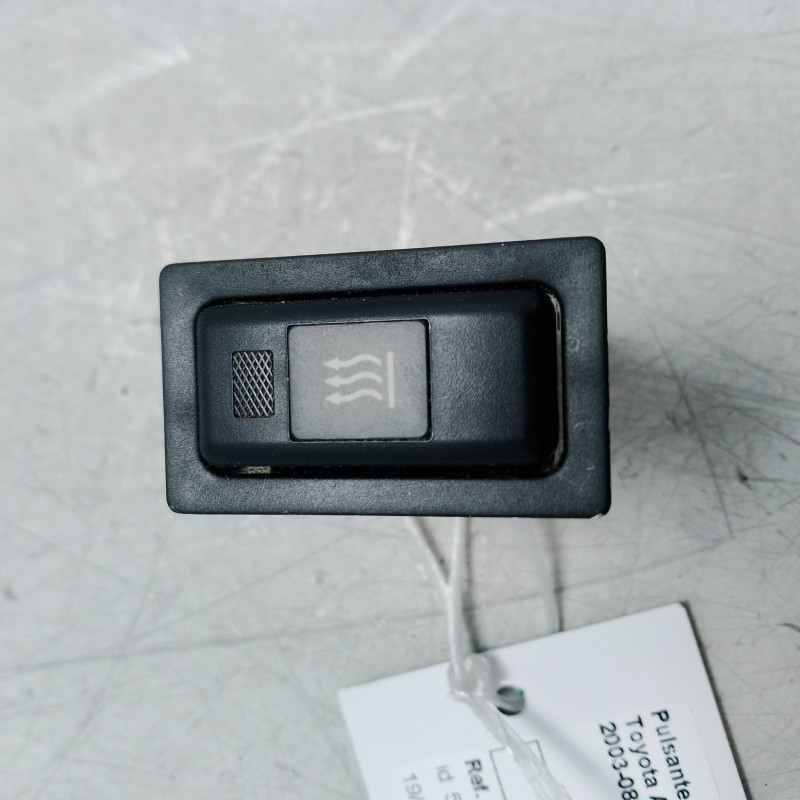 Pulsante interruttore sedile riscaldabile ant Toyota Avensis MK2 SW 2.0 D-4D 85 KW 2003-08 153261