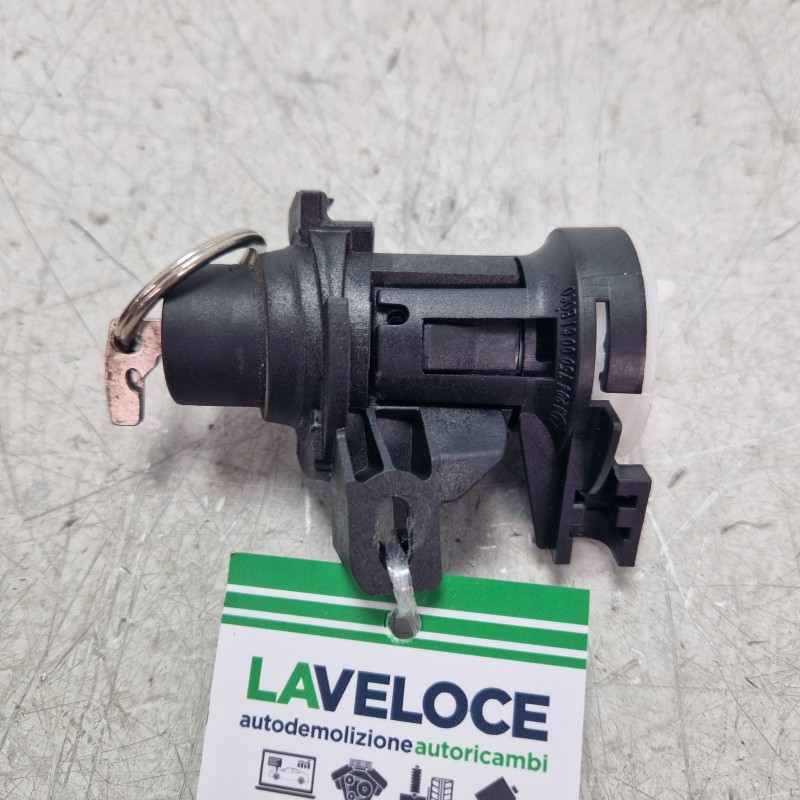 Cilindretto chiusura portellone baule bagagliaio con chiave Mercedes Classe C 180 W205 BlueTEC/d 2015 A2047500061
