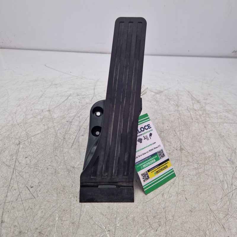 Pedale acceleratore Mercedes Classe C 180 W205 BlueTEC/d 2015 A2053000004 6 pin