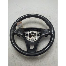 Volante con comandi in...