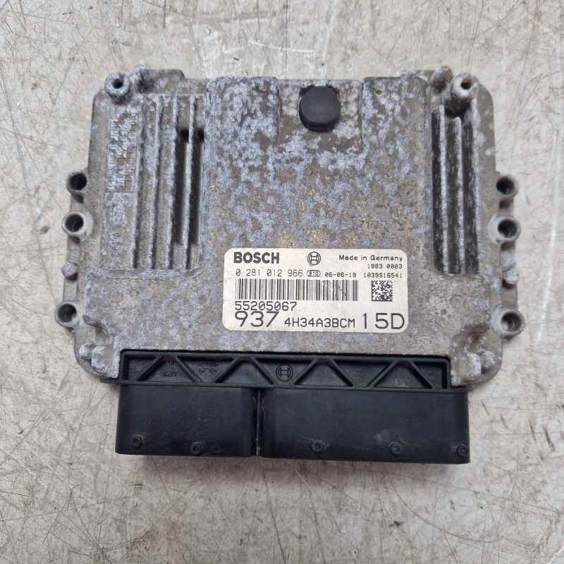 Centralina ECU controllo motore Alfa Romeo GT 937 1.9 JTDM 110 KW 2003-10 55205067 Bosch