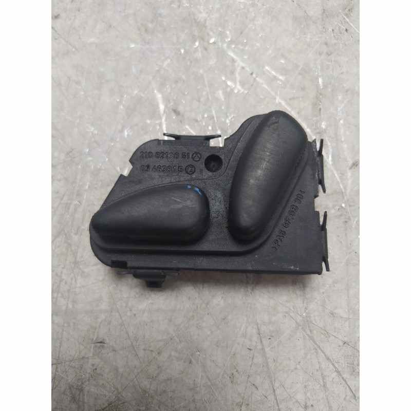 Interruttore pulsante regolazione sedile ant DX Mercedes W203 Classe C 2000-07 2108213851