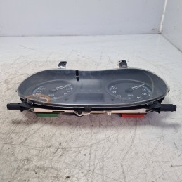 Quadro strumenti contachilometri Renault Clio MK2 1.5 DCI 50 KW 2001-05 8200276525A Trasparente danneggiato