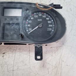 Quadro strumenti contachilometri Renault Clio MK2 1.5 DCI 50 KW 2001-05 8200276525A Trasparente danneggiato