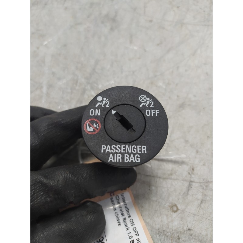 Interruttore ON OFF airbag passeggero DX Chevrolet Spark 1.0 B 50 KW 2010-15 13577258 senza chiave