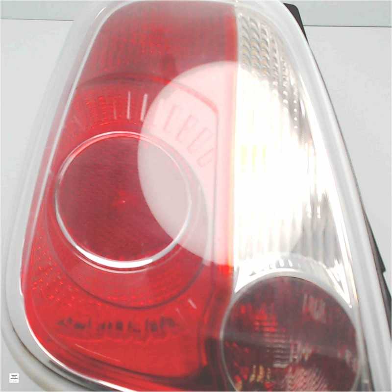 FARO FANALE STOP PROIETTORE LUCI POSTERIORE SX FIAT 500 DAL 2007 IN POI 27043101