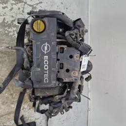 Motore con pompa e...