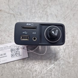 Ingressi prese AUX USB slot...
