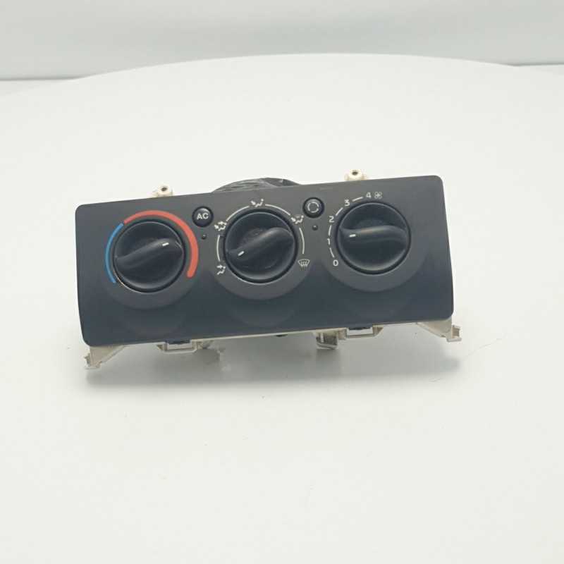 CENTRALINA PANELLO DI CONTROLLO COMANDI CLIMA A/C RENAULT CLIO MK2 2001 X65AC 69520003 8200147180 CENTRALINA PANELLO DI CONTROLLO COMANDI CLIMA A/C RENAULT CLIO MK2 2001 X65AC 69520003 8200147180