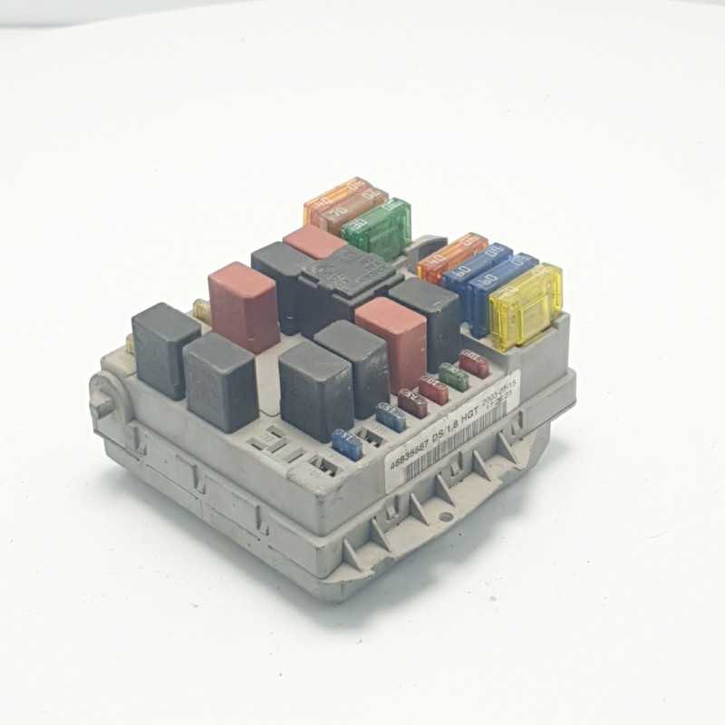 CENTRALINA ECU SCATOLA PORTAFUSIBILI FIAT PUNTO 1.3 DIESEL 46835587 CENTRALINA ECU SCATOLA PORTAFUSIBILI FIAT PUNTO 1.3 DIESEL 46835587