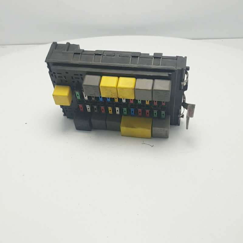 CENTRALINA ECU SCATOLA PORTAFUSIBILI ALFA ROMEO 33 145 146 FUSE BOX 000042444010 CENTRALINA ECU SCATOLA PORTAFUSIBILI ALFA ROMEO 33 145 146 FUSE BOX 000042444010
