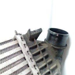 8V619L440AC INTERCOOLER RADIATORE SCAMBIATORE  FORD KUGA (CBV)(0813) 2.0D  UN GANCIO ROTTO 2015