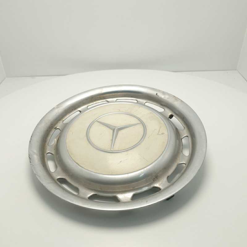 COPRICERCHIO BORCHIA COPPA COPPETTA RUOTA MERCEDES W114 W115 EPOCA COLOR AVORIO LEGGERA AMMACCATURA E QUALCHE GRAFFIO COPRICERCHIO BORCHIA COPPA COPPETTA RUOTA MERCEDES W114 W115 EPOCA COLOR AVORIO LEGGERA AMMACCATURA E QUALCHE GRAFFIO