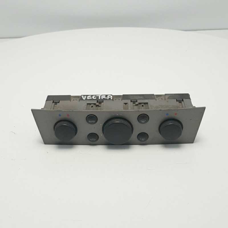 CENTRALINA PANNELLO CONTROLLO COMANDI CLIMA A/C OPEL VECTRA C 1.9 CDTI 2002-08 VALEO 13138196 CENTRALINA PANNELLO CONTROLLO COMANDI CLIMA A/C OPEL VECTRA C 1.9 CDTI 2002-08 VALEO 13138196