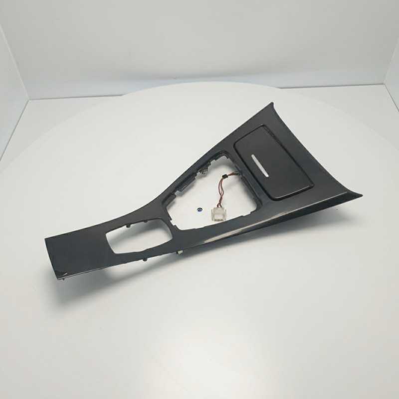 CONSOLE TUNNEL CENTRALE CON POSACENERE BMW E90 SERIE 3 2005-11 E8X51167078571 CONSOLE TUNNEL CENTRALE CON POSACENERE BMW E90 SERIE 3 2005-11 E8X51167078571