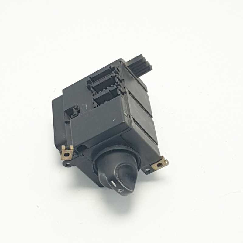 Interruttore pulsante commutatore comando luci fari 1685450104 Mercedes W168 classe A 1997-04 Interruttore pulsante commutatore comando luci fari 1685450104 Mercedes W168 classe A 1997-04