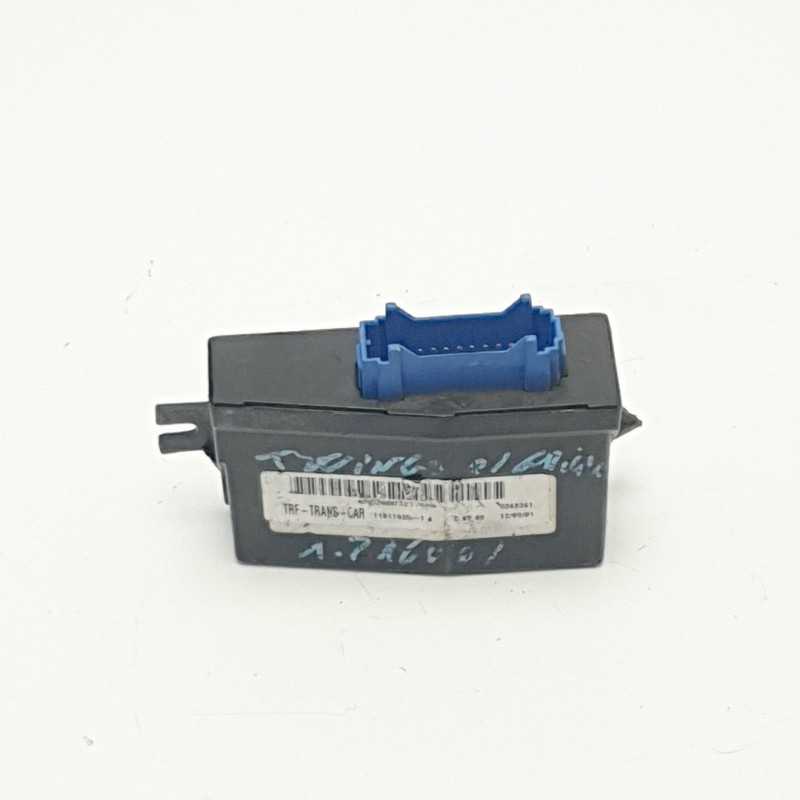 centralina ecu confort modulo immobilizzatore p8200032776h renault twingo centralina con supporto dx danneggiato centralina ecu confort modulo immobilizzatore p8200032776h renault twingo centralina con supporto dx danneggiato