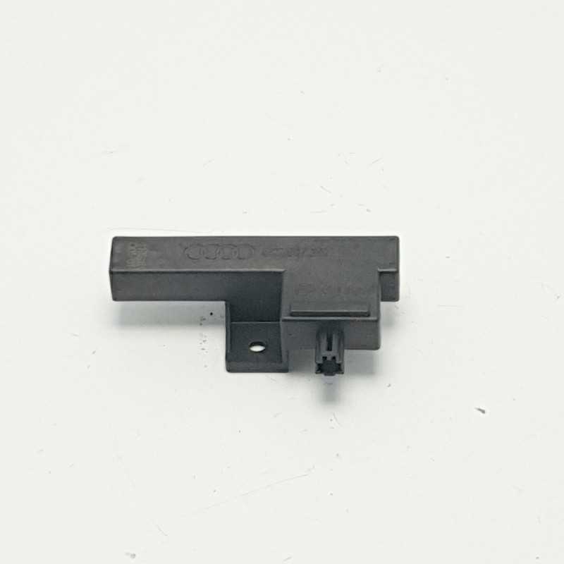 centralina keyless ricevitore antenna chiusura abitacolo 8k0907247 audi q5 8r0 2011-15 centralina keyless ricevitore antenna chiusura abitacolo 8k0907247 audi q5 8r0 2011-15