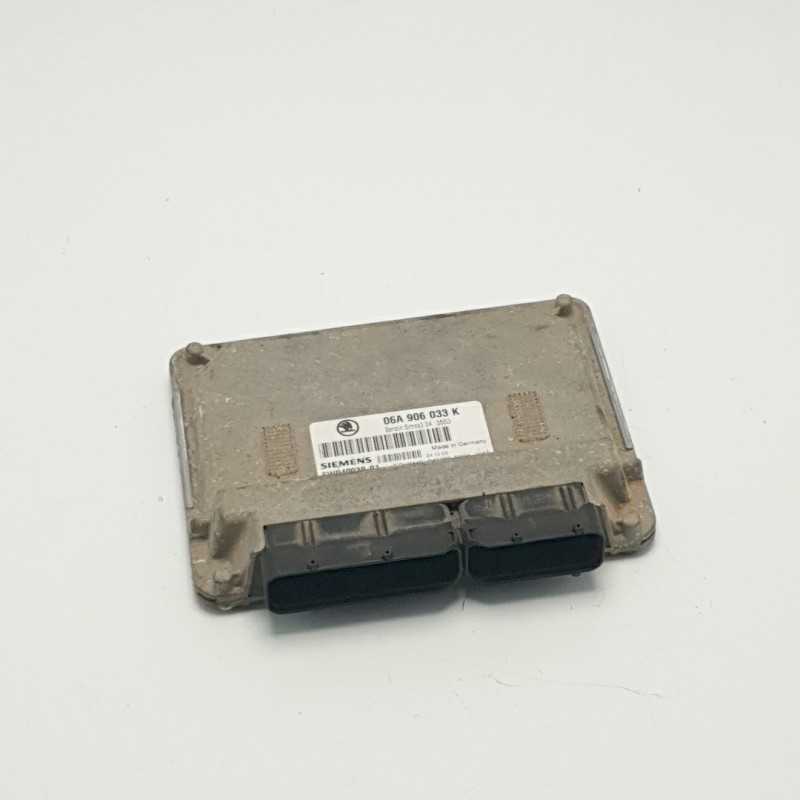 Centralina ecu motore modulo controllo 06A906033K Skoda Octavia 1.6 benzina Siemens 5WP4003901 Centralina ecu motore modulo controllo 06A906033K Skoda Octavia 1.6 benzina Siemens 5WP4003901